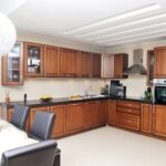 Festive outdoor Christmas decorations for your home - create a warm and inviting holiday atmosphere!