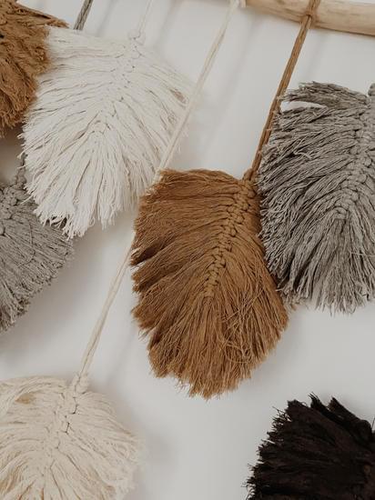 How to Decorate Colonial Style Home: Traditional furnishings, muted colors, and classic artworks