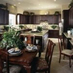 What Decorating Style Was in 1930S Home 1930s home decorating style: Art Deco elegance, streamlined modernism, and Hollywood glamour