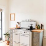 Simple, elegant decor for a minimalist home - essential tips and ideas for stylish living spaces