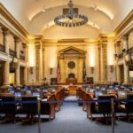 The current style for home decor 2019 is minimalist, with natural elements and a neutral color palette