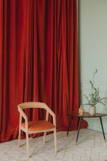 Step-by-step guide on how to decorate a home in vintage style, incorporating classic and timeless elements