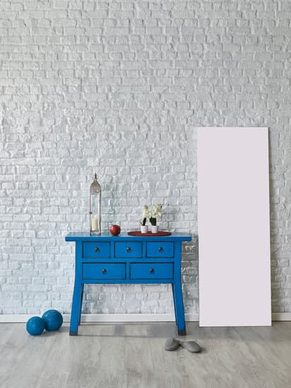 Minimalist and cozy Scandinavian home decor blending natural elements