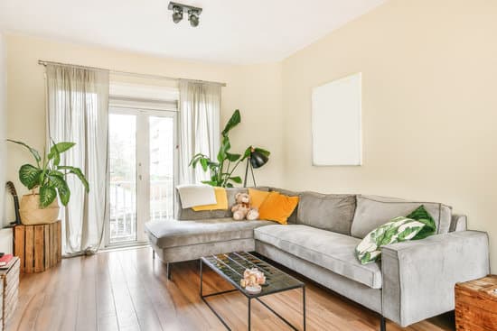 Explore creative ways to decorate home with CD art and crafts