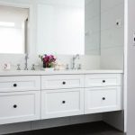 How to decorate a cozy log home living room